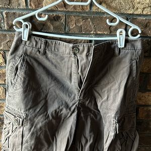 Structure cargo shorts